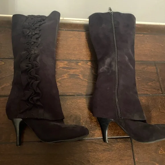 Fergalicious by Fergie black suede knee high boots size 6 - Picture 6 of 6